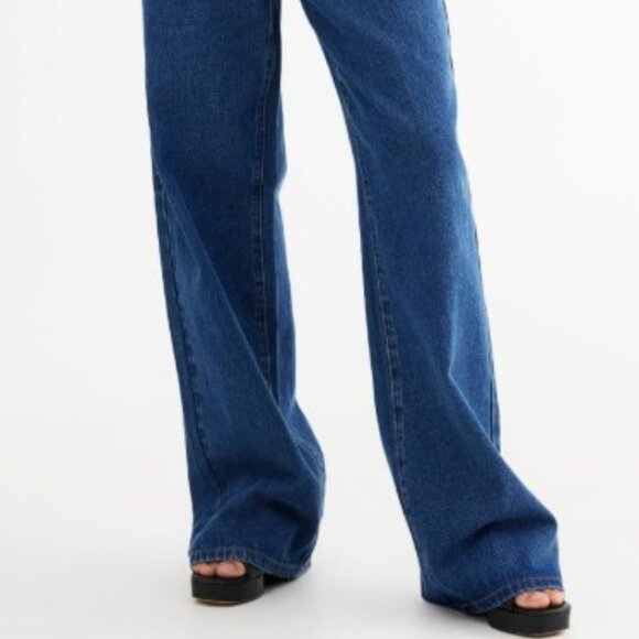 TWO PIECE DENIM SET BUTTON DOWN BACKLESS TANK TOP AND WIDE LEG JEANS 2 PIECE OUT - Picture 2 of 5